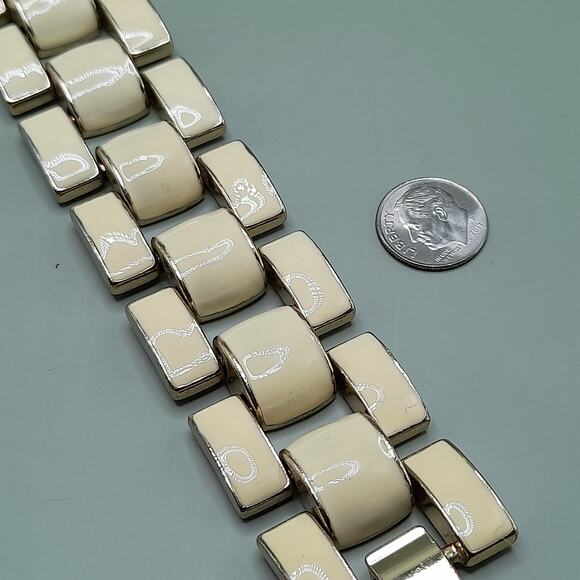 Vintage Cream Enamel Wide Articulated Bracelet, Gold Tone, 1980s, 7 1/2 In - Picture 7 of 8